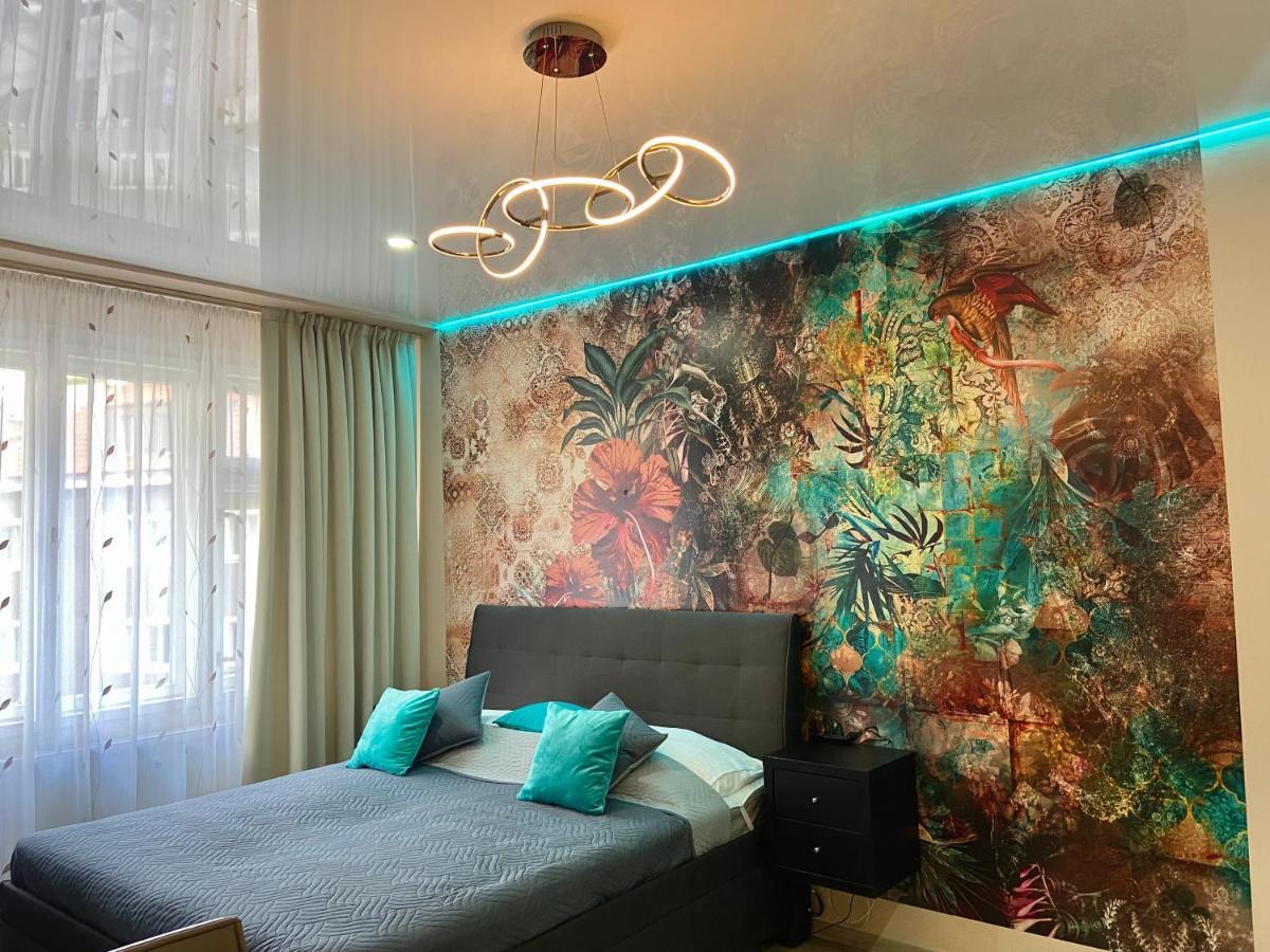Lokal Apartment Прага Екстериор снимка